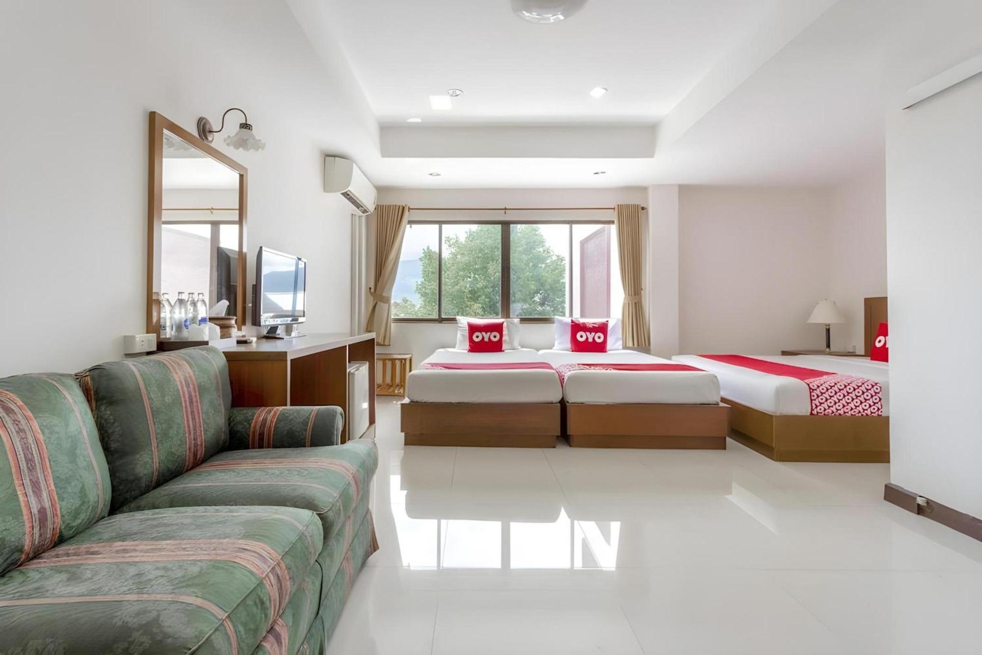 Super Oyo 1096 Winner Inn Hotel Chiang Mai Exterior foto