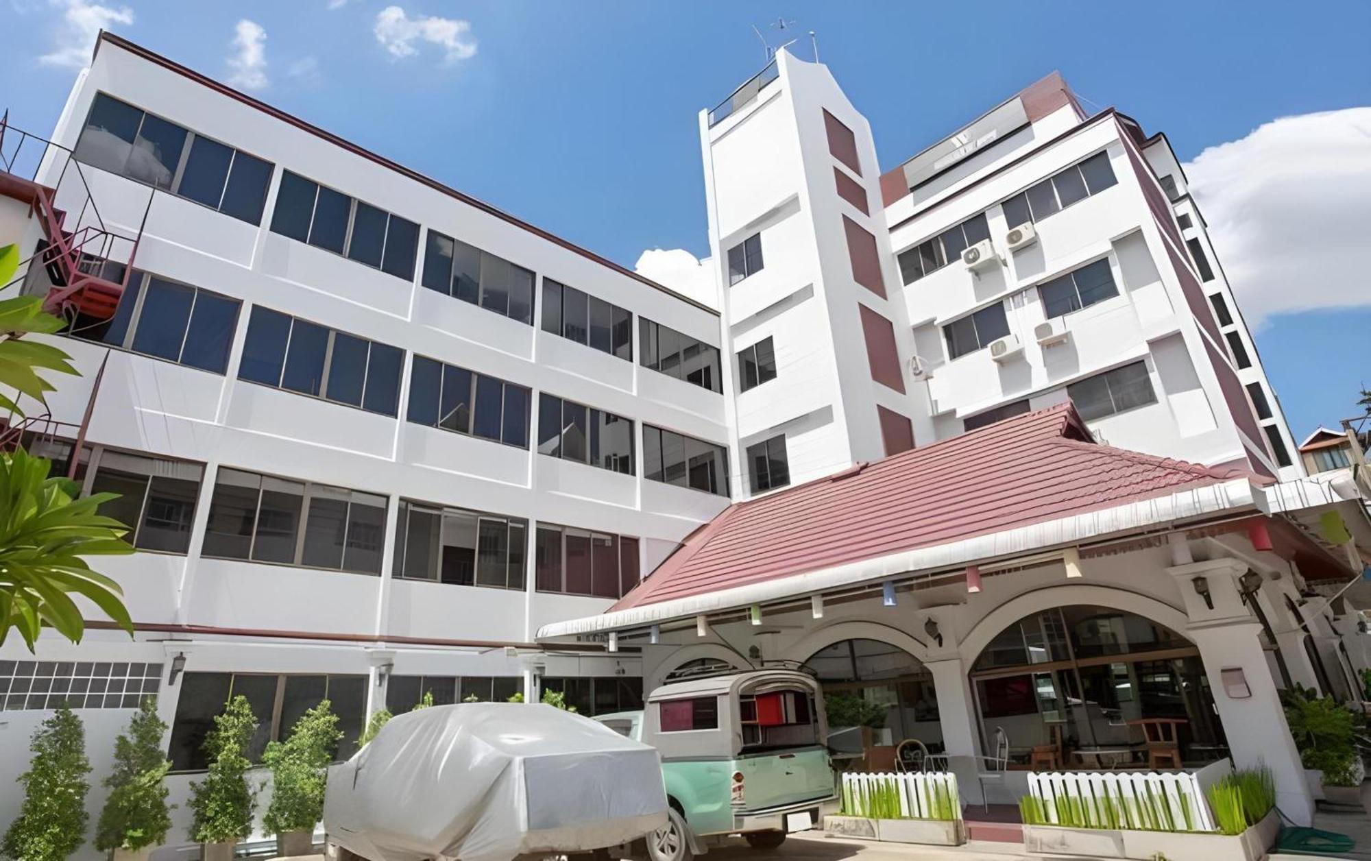Super Oyo 1096 Winner Inn Hotel Chiang Mai Exterior foto