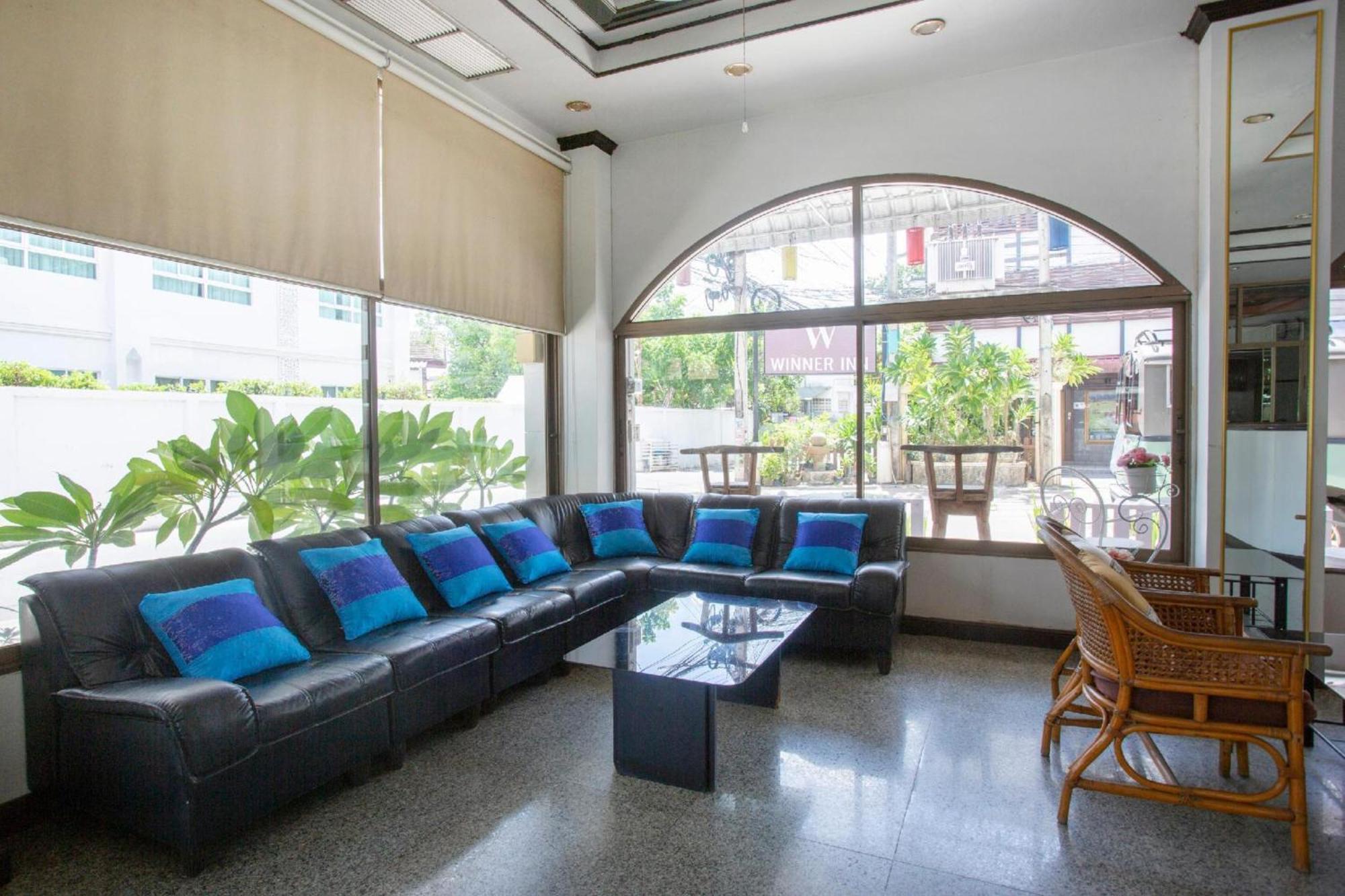 Super Oyo 1096 Winner Inn Hotel Chiang Mai Exterior foto