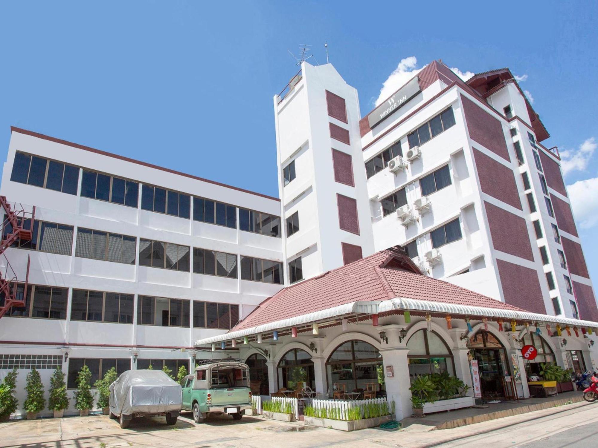 Super Oyo 1096 Winner Inn Hotel Chiang Mai Exterior foto
