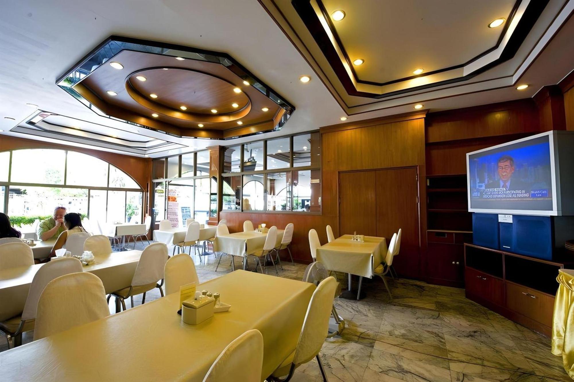 Super Oyo 1096 Winner Inn Hotel Chiang Mai Exterior foto